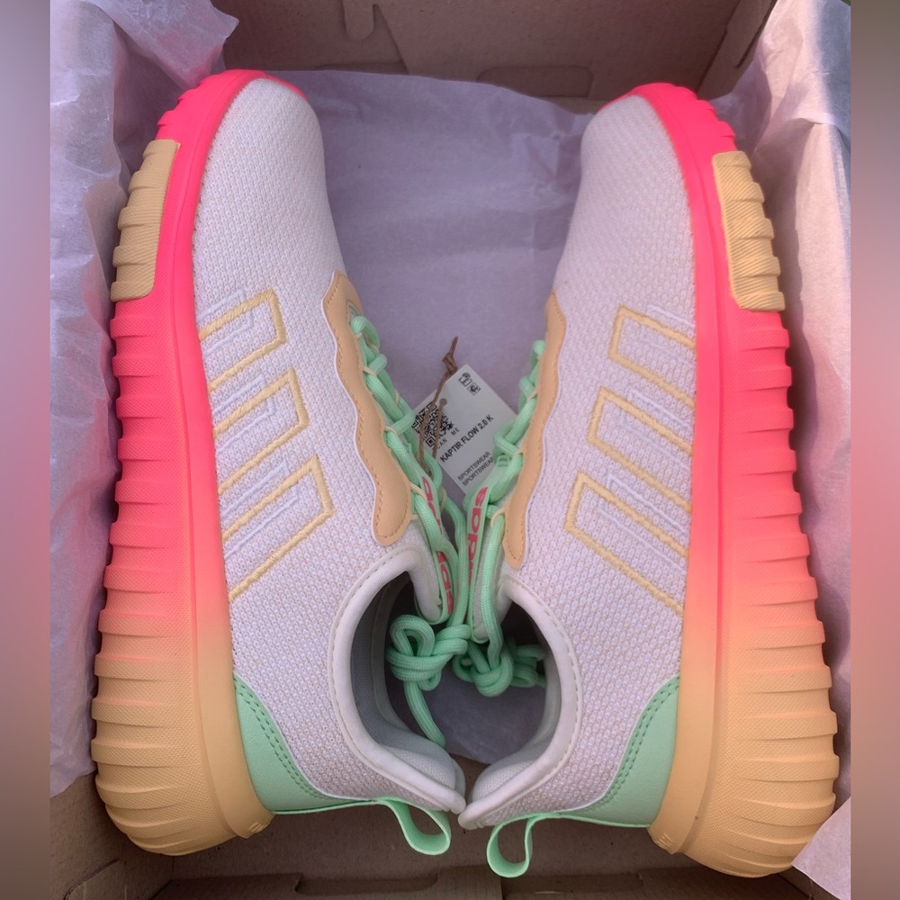 NWT Adidas Kaptain flow 2.0 Sneakers - Picture 3 of 7
